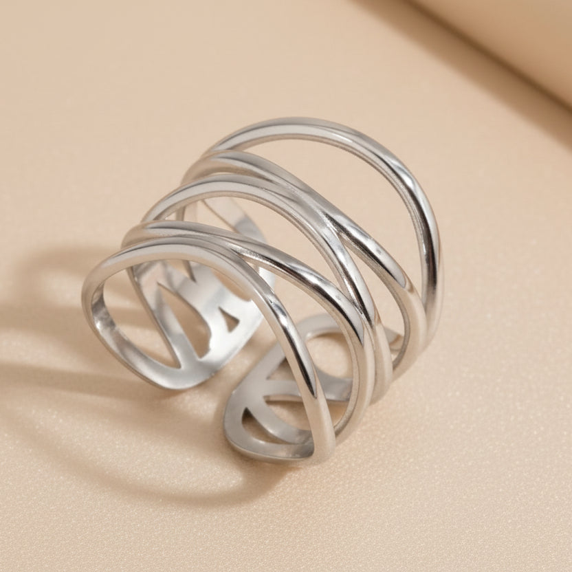 Paralina Twist Ring