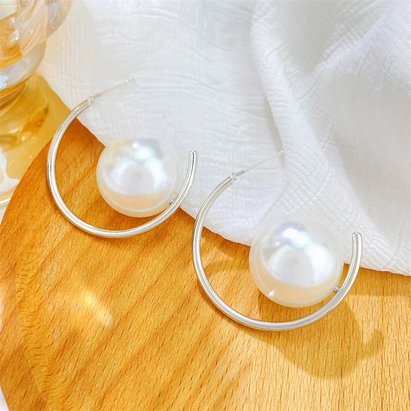 Demitría Pearl Hoops