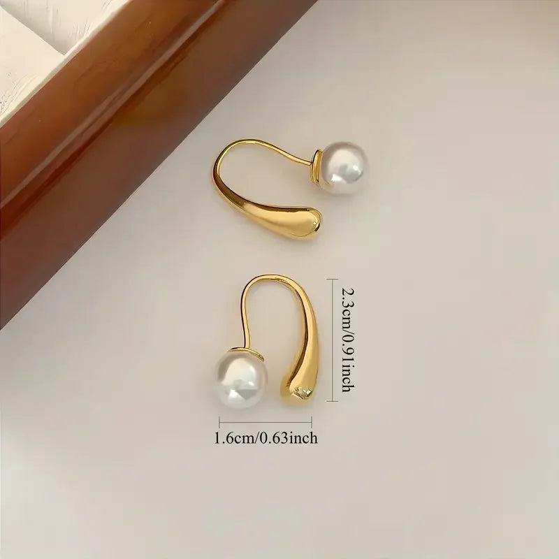 Poise Pearls Sculptural Earrings