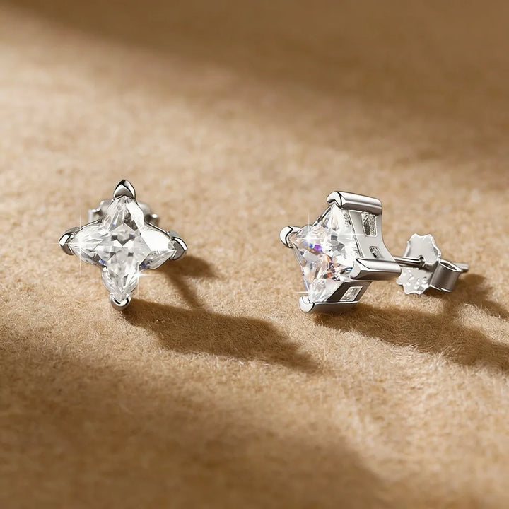 Préstine Silver Diamond Earrings