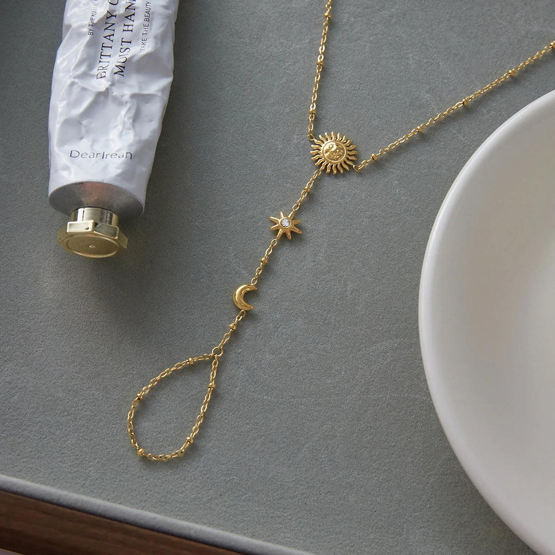 Elanor Vogue Hand Chain