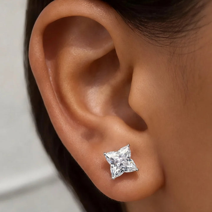 Préstine Silver Diamond Earrings