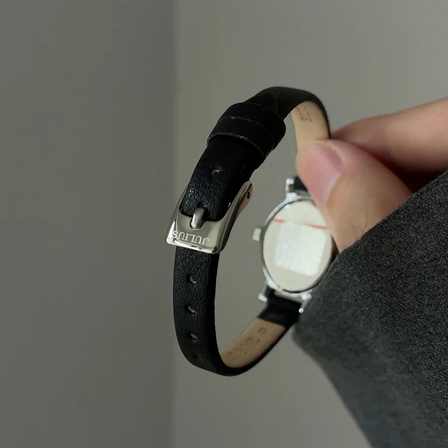 Alice's Clockwork Timepiece