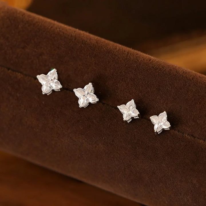 Préstine Silver Diamond Earrings