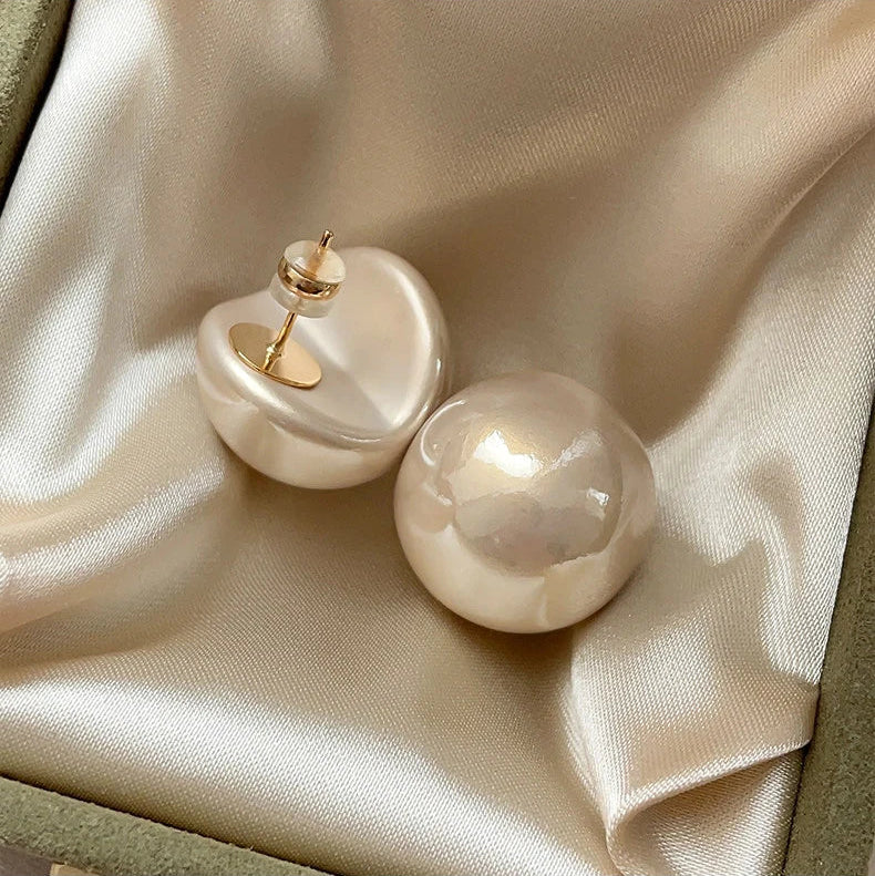 Effortlessness Pearl Studs