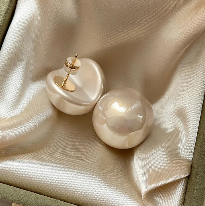 Effortlessness Pearl Studs