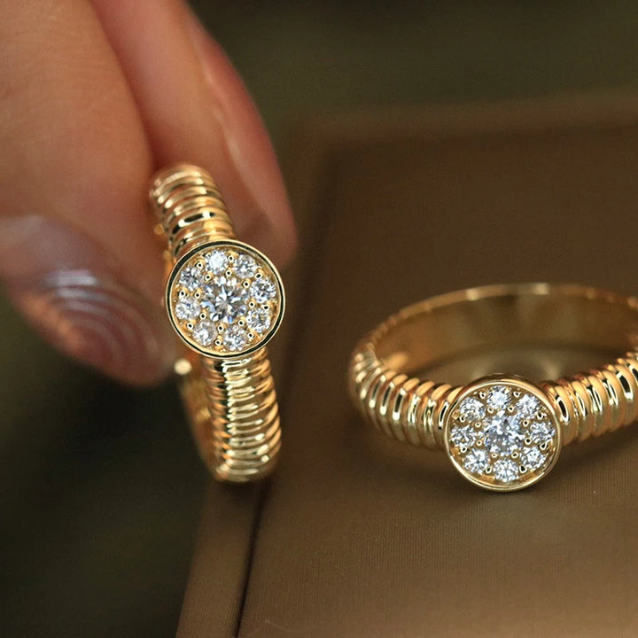 18k Gold Vérité Diamond Ring