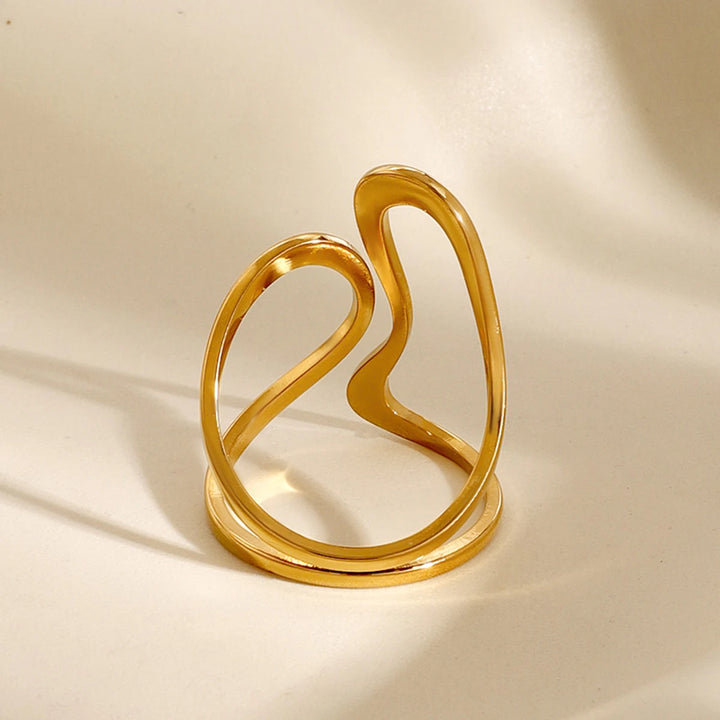 Luma Soft Curve Ring