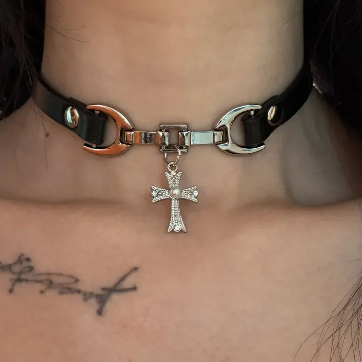 Belladonna Choker