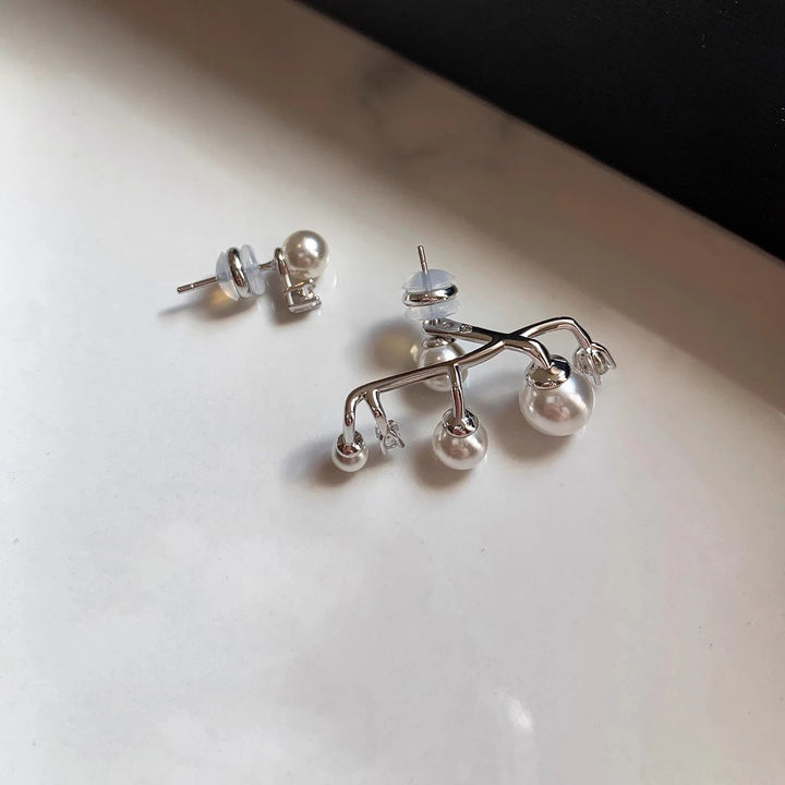 La Balance Pearl Earrings