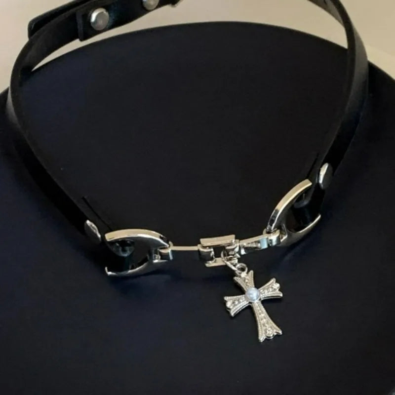 Belladonna Choker