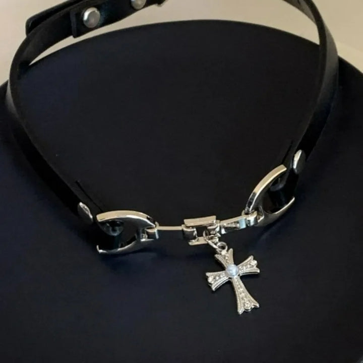 Belladonna Choker