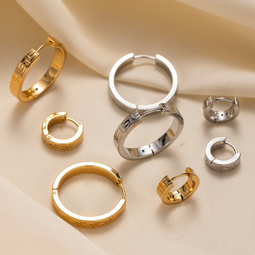 Majestica Hoops Earrigs