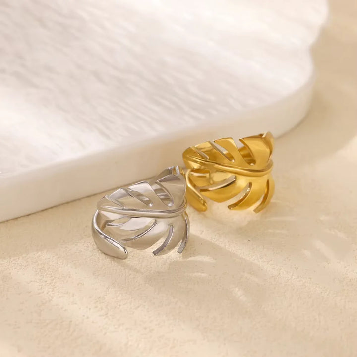 Selvine Leaf Ring