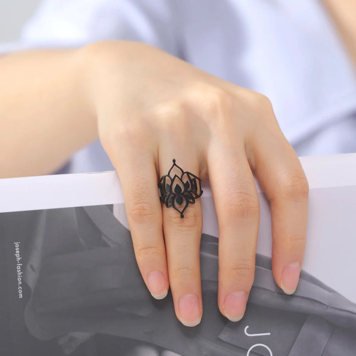Lotia Crown Ring