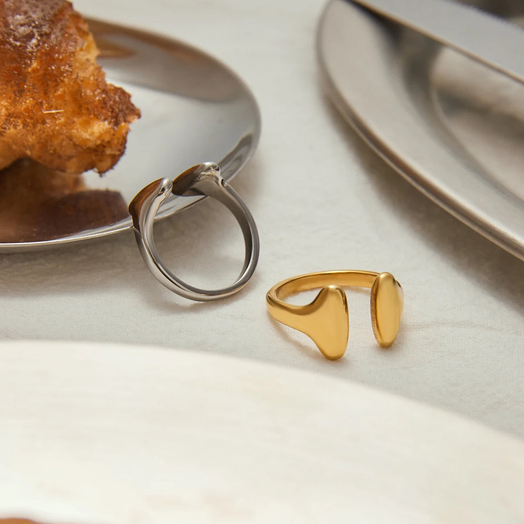 Molten Pause Minimalist Ring