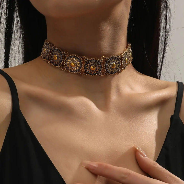 Solenne Renaissance Ornate Choker