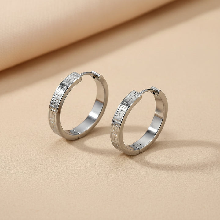 Majestica Hoops Earrigs