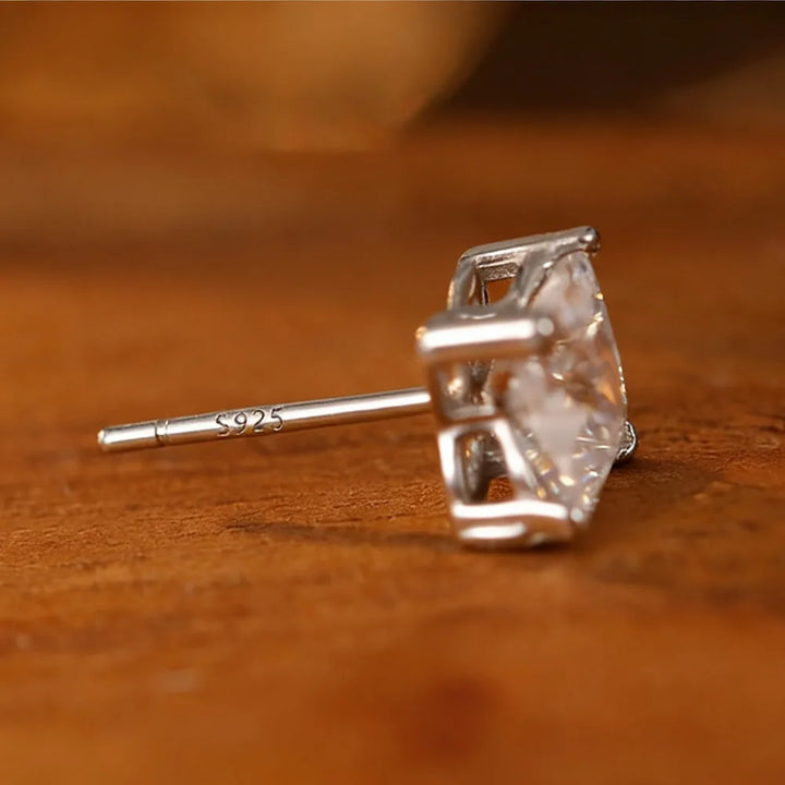Préstine Silver Diamond Earrings