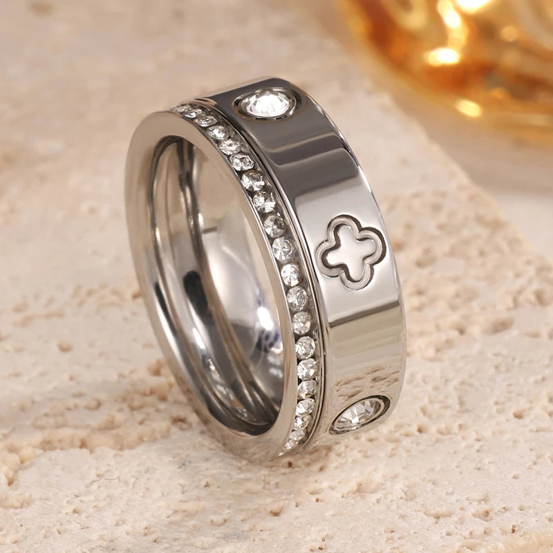 Corvin Clover Ring