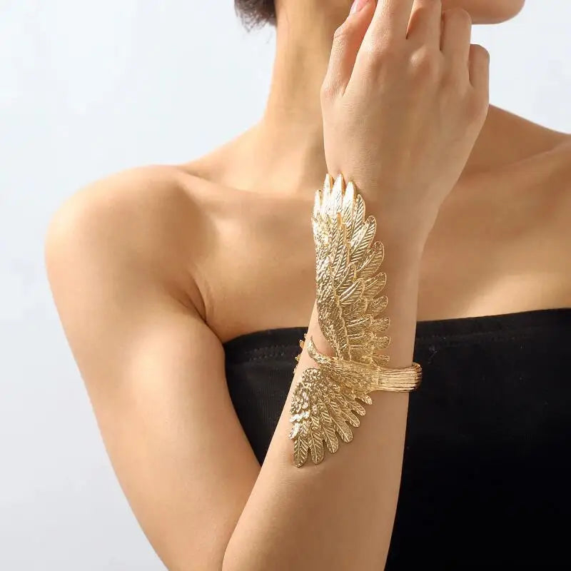 Aviella Arc Bracelet