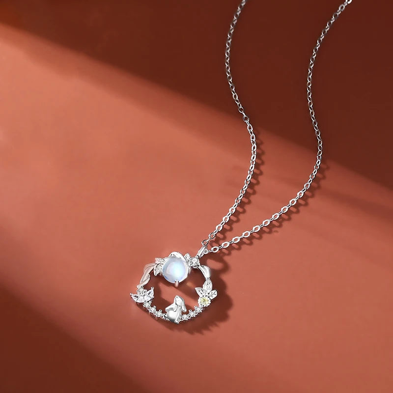 Leontine Halo Necklace