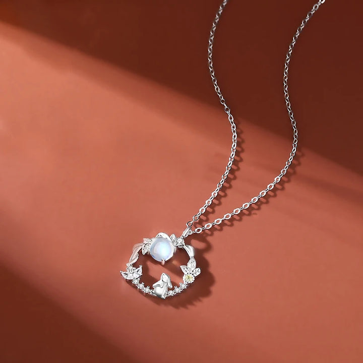 Leontine Halo Necklace