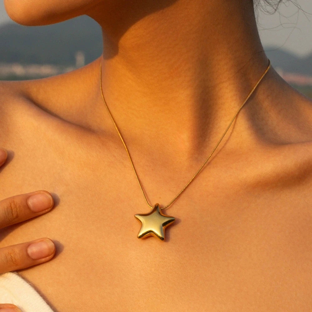 Held Star Waterproof Necklace