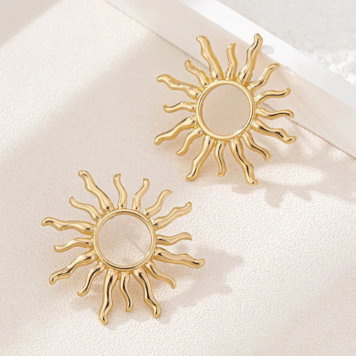 Éclat Solaire Studs