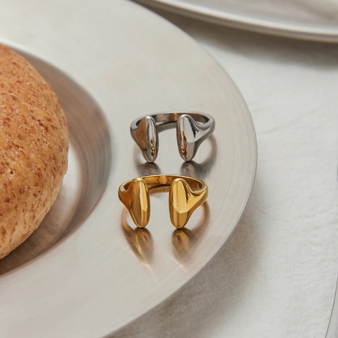 Molten Pause Minimalist Ring