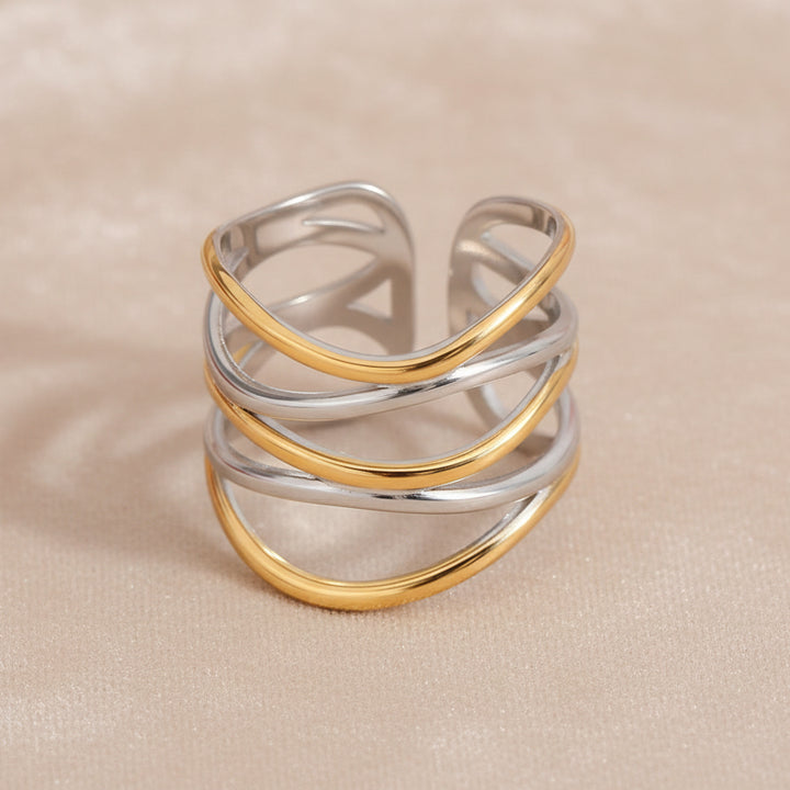 Paralina Twist Ring