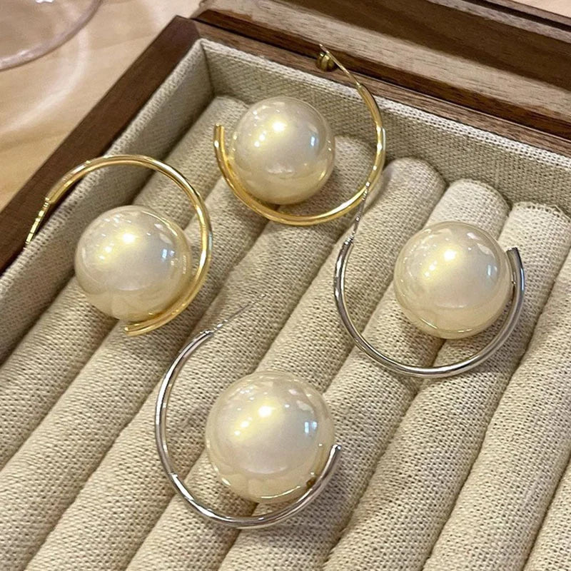 Demitría Pearl Hoops