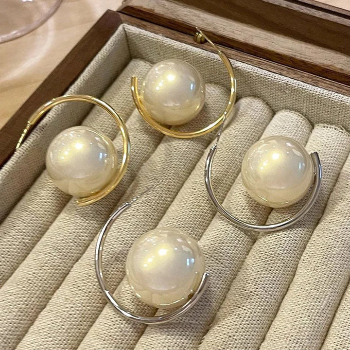 Demitría Pearl Hoops