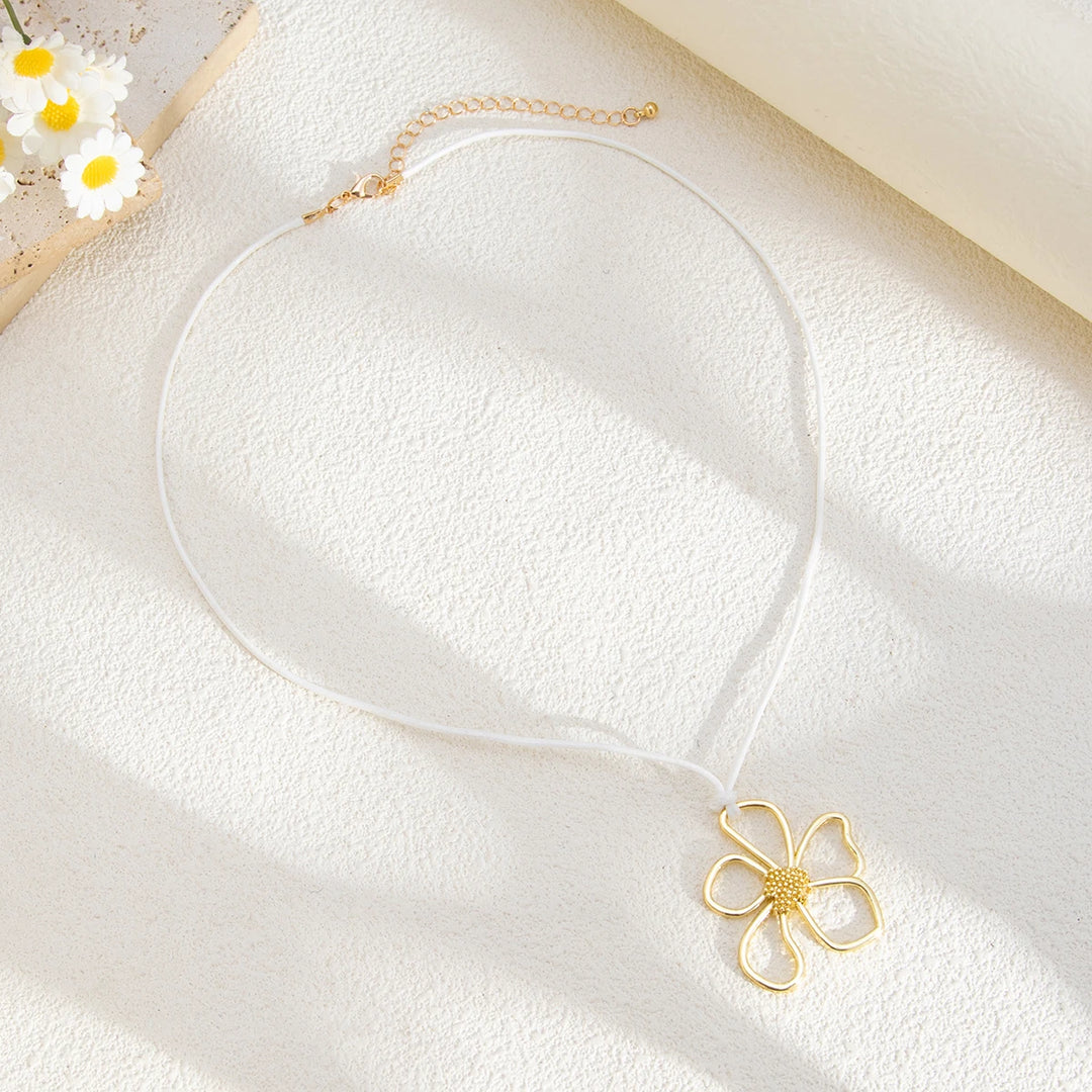 Amara Vaé Necklace