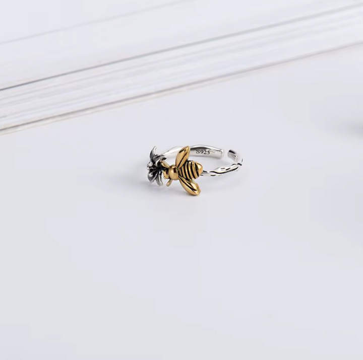 Aveline Liora Honeybee Ring