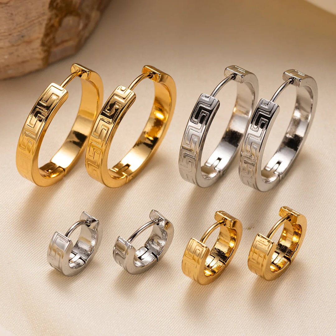 Majestica Hoops Earrigs