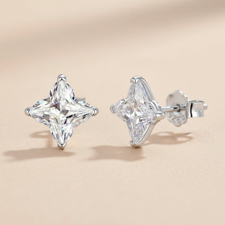 Préstine Silver Diamond Earrings