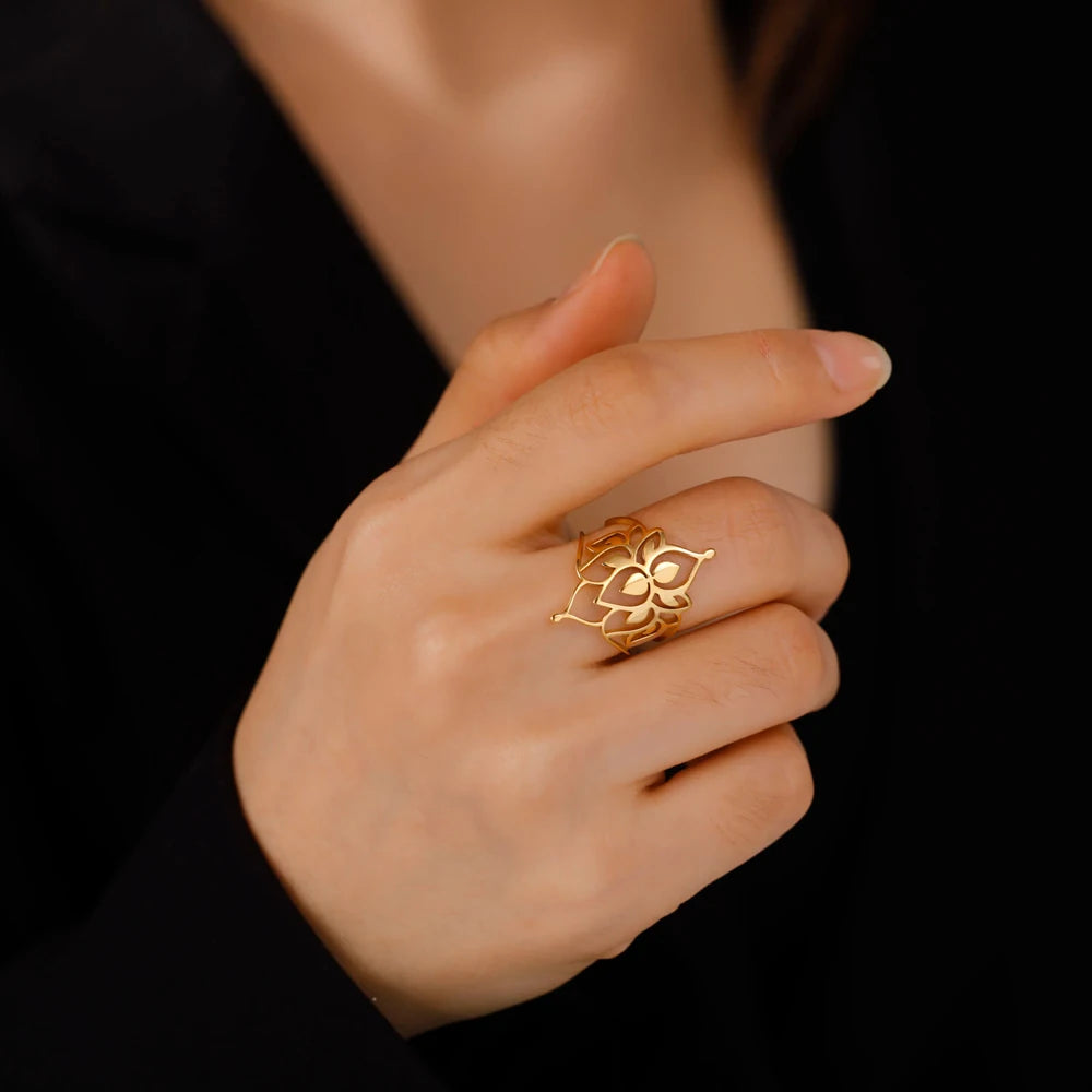 Lotia Crown Ring