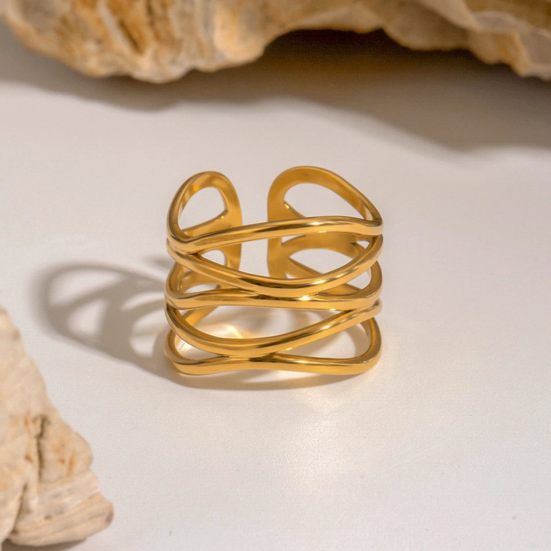 Paralina Twist Ring