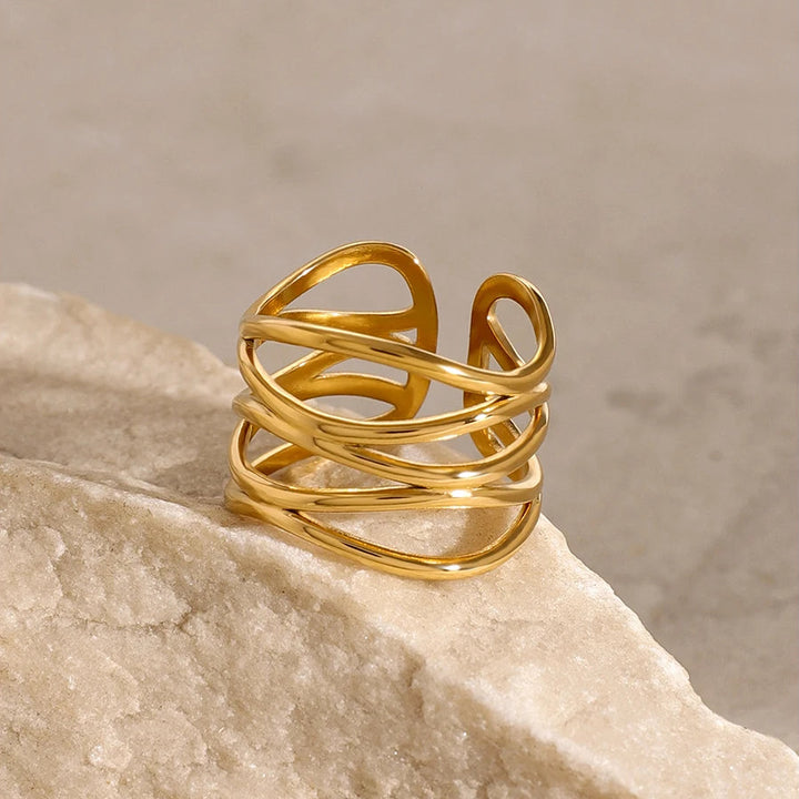Paralina Twist Ring